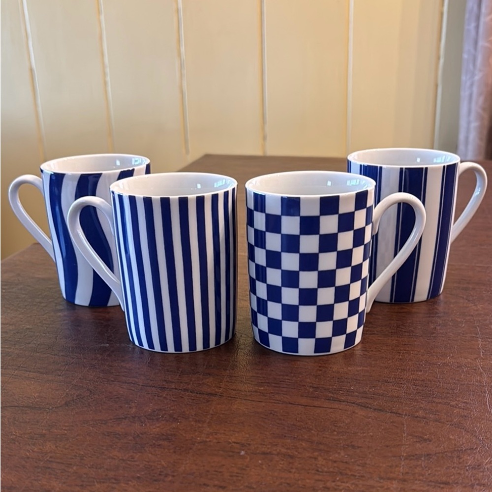 Vintage Wawel Blue and White Porcelain Mug Set